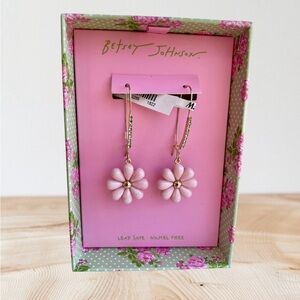 Betsey Johnson Light Pink Daisy Floral Earrings